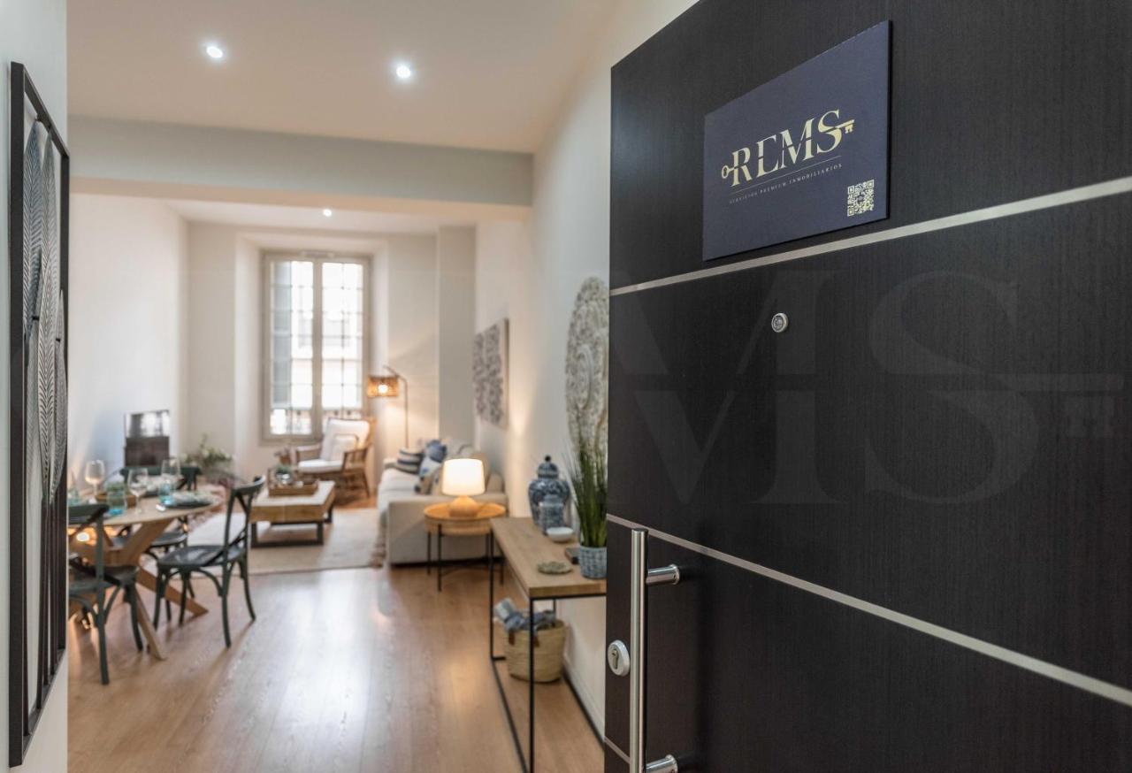 Dreamy Mediterranean Apartment With Parking - Center By Rems マラガ エクステリア 写真