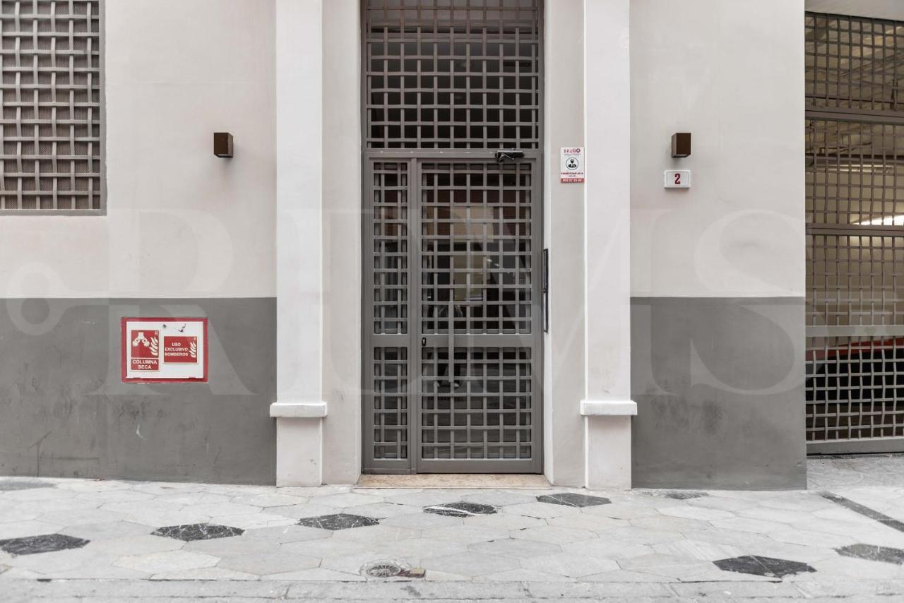 Dreamy Mediterranean Apartment With Parking - Center By Rems マラガ エクステリア 写真